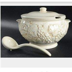 Harry and David Tureen